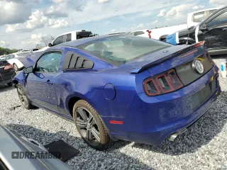 2013 Ford Mustang V6 z VIN 1ZVBP8AM4D5253929, wystawiony jako Copart lot #61657285 z przebiegiem Nie podano mil oraz Nie do naprawy • Non repairable. Historia ofert i sprzedaży dostępna na DreamBid. Obrazek 2.