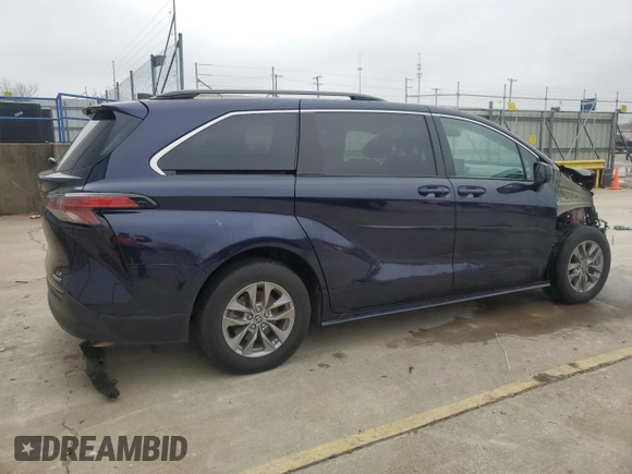 2022 Toyota Sienna LE z VIN 5TDKSKFC9NS049704, wystawiony jako Copart lot #41782995 z przebiegiem 8 014 mil mil oraz Szkoda całkowita • Salvage title. Historia ofert i sprzedaży dostępna na DreamBid. Obrazek 3.