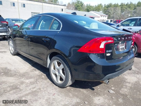 2013 Volvo S60 T5 Premier with VIN YV1612FS8D2218879, listed as a IAAI auction lot 41998703 with 139,085 mi miles. Bid and sale history available at carsss.com. Image 3.