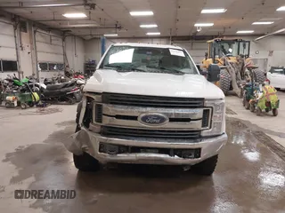 2018 Ford Super Duty F-250 SRW XL with VIN 1FT7W2B62JEB55938, listed as a IAAI auction lot 41236499 with 276,458 mi miles. Bid and sale history available at carsss.com. Image 12.