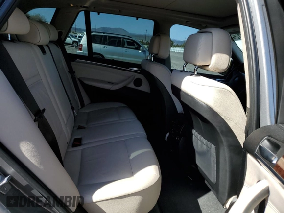 2013 BMW X5 xDrive35i z VIN 5UXZV4C59D0E01402, wystawiony jako Copart lot #55064725 z przebiegiem 108 373 mil mil oraz Szkody całkowita. Historia ofert i sprzedaży dostępna na DreamBid. Obrazek 11.