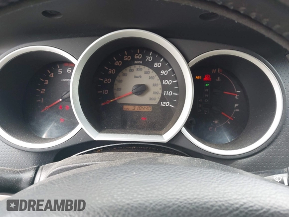 2005 Toyota Tacoma PreRunner с VIN 3TMJU62N15M004003, выставлен на аукционе IAAI как лот 42358836 с пробегом 310 440 миль миль и . История ставок и продаж доступна на DreamBid. Изображение 7.