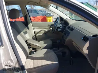 2007 Ford Focus S with VIN 1FAFP34N47W298854, listed as a IAAI auction lot 41814627 with 126,781 mi miles. Bid and sale history available at carsss.com. Image 5.