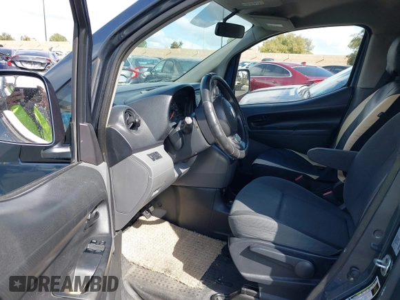 2015 Nissan NV200 SV with VIN 3N6CM0KN9FK703833, listed as a IAAI auction lot 41956251 with 259,155 mi miles. Bid and sale history available at carsss.com. Image 5.