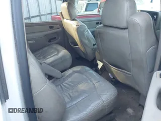 2002 Chevrolet Suburban LS with VIN 3GNEC16Z62G297015, listed as a IAAI auction lot 41756723 with 374,724 mi miles. Bid and sale history available at carsss.com. Image 8.