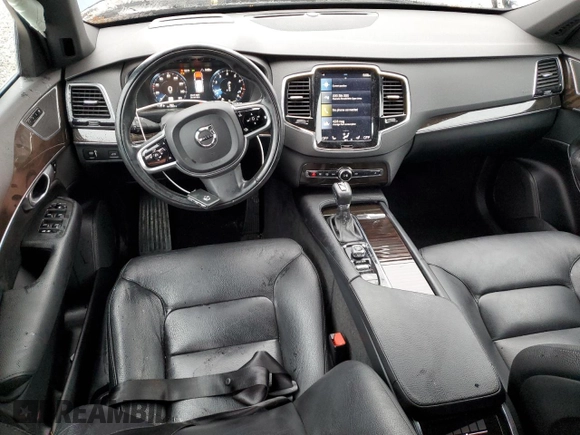 2018 Volvo XC90 Momentum z VIN YV4A22PK9J1333016, wystawiony jako Copart lot #52053885 z przebiegiem 75 431 mil mil oraz Szkody całkowita. Historia ofert i sprzedaży dostępna na DreamBid. Obrazek 8.