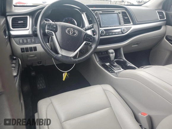 2017 Toyota Highlander XLE with VIN 5TDJZRFH8HS421579, listed as a Copart auction lot 60477245 with 121,417 mi miles and Salvage title. Bid and sale history available at DreamBid. Image 8.