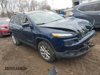 2018 Jeep Cherokee Latitude Plus z VIN 1C4PJMLB0JD534495, wystawiony jako IAAI lot #41647123 z przebiegiem 155 128 mil mil oraz . Historia ofert i sprzedaży dostępna na DreamBid. Obrazek 1.