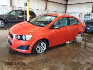 2012 Chevrolet Sonic LS z VIN 1G1JA5SHXC4115017, wystawiony jako Copart lot #54896935 z przebiegiem 167 219 mil mil oraz Szkoda całkowita • Salvage title. Historia ofert i sprzedaży dostępna na DreamBid. Obrazek 1.