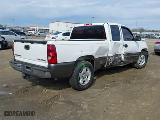 2003 Chevrolet Silverado 1500 LS with VIN 2GCEC19V331345047, listed as a IAAI auction lot 41464352 with 276,043 mi miles. Bid and sale history available at carsss.com. Image 4.