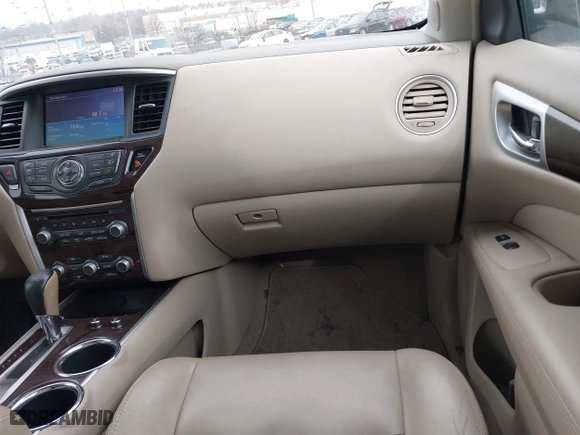 2013 Nissan Pathfinder SL with VIN 5N1AR2MN1DC646613, listed as a IAAI auction lot 41486430 with 102,094 mi miles. Bid and sale history available at carsss.com. Image 5.