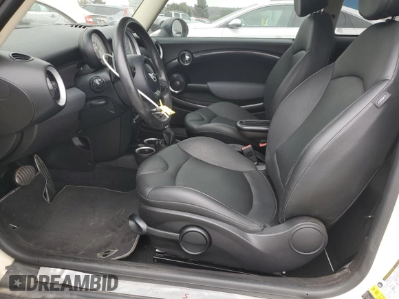 2011 MINI Hardtop S z VIN WMWSV3C59BTY15847, wystawiony jako Copart lot #55904795 z przebiegiem 114 146 mil mil oraz Szkoda całkowita • Salvage title. Historia ofert i sprzedaży dostępna na DreamBid. Obrazek 7.