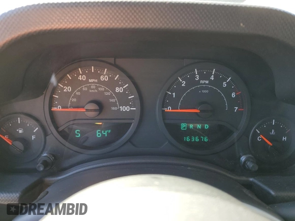 2008 Jeep Wrangler Unlimited X z VIN 1J4GA39128L518897, wystawiony jako Copart lot #52297525 z przebiegiem 163 676 mil mil oraz Nie do naprawy • Non repairable. Historia ofert i sprzedaży dostępna na DreamBid. Obrazek 9.