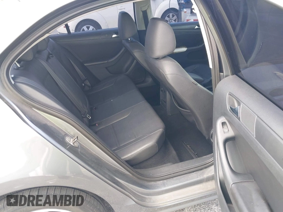 2011 Volkswagen Jetta SE with VIN 3VWDZ7AJ2BM080390, listed as a IAAI auction lot 42723802 with 157,117 mi miles and . Bid and sale history available at DreamBid. Image 8.