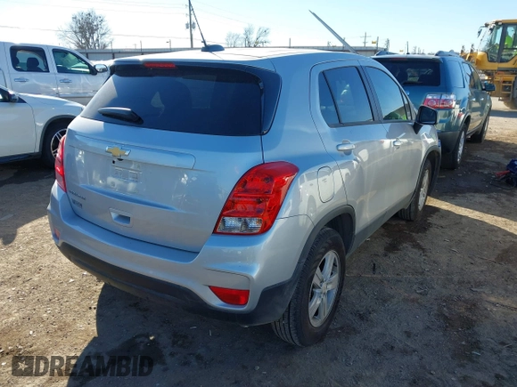 2022 Chevrolet Trax LS with VIN KL7CJNSMXNB545719, listed as a IAAI auction lot 41366593 with 9,225 mi miles. Bid and sale history available at carsss.com. Image 4.