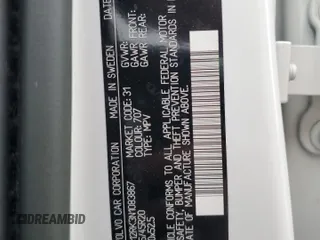 2022 Volvo XC60 Momentum z VIN YV4L12RK3N1083867, wystawiony jako Copart lot #51636235 z przebiegiem 30 390 mil mil oraz Szkody całkowita. Historia ofert i sprzedaży dostępna na DreamBid. Obrazek 14.