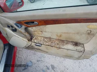 2003 Mercedes-Benz SL 500 z VIN WDBSK75F83F019842, wystawiony jako IAAI lot #42155133 z przebiegiem Nie podano mil oraz . Historia ofert i sprzedaży dostępna na DreamBid. Obrazek 15.