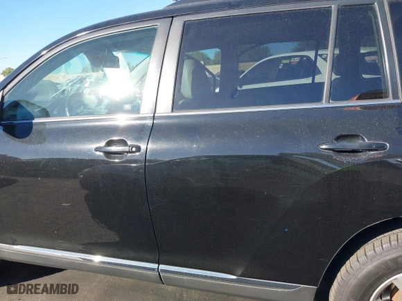 2011 Toyota Highlander with VIN 5TDZK3EH4BS039353, listed as a IAAI auction lot 40909367 with 126,024 mi miles. Bid and sale history available at carsss.com. Image 15.