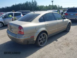 2002 Volkswagen Passat GLS z VIN WVWPD63B72P068163, wystawiony jako IAAI lot #42453059 z przebiegiem 200 318 mil mil oraz . Historia ofert i sprzedaży dostępna na DreamBid. Obrazek 4.