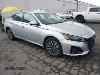2023 Nissan Altima SV z VIN 1N4BL4DW1PN385240, wystawiony jako IAAI lot #41467818 z przebiegiem 18 618 mil mil oraz . Historia ofert i sprzedaży dostępna na DreamBid. Obrazek 1.