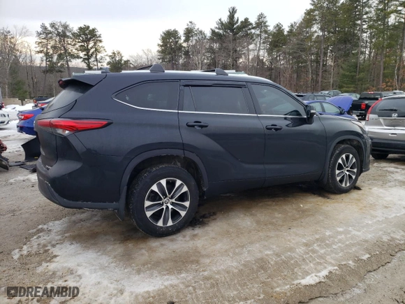 2020 Toyota Highlander XLE with VIN 5TDHZRBH1LS036538, listed as a Copart auction lot 46052625 with 117,597 mi miles and Salvage Title. Bid and sale history available at carsss.com. Image 3.