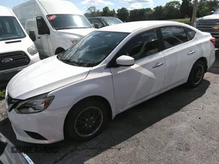 2017 Nissan Sentra SR z VIN 3N1AB7APXHY332812, wystawiony jako IAAI lot #42357841 z przebiegiem 93 378 mil mil oraz . Historia ofert i sprzedaży dostępna na DreamBid. Obrazek 2.