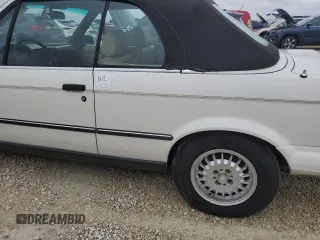 1990 BMW 3 Series z VIN WBABB2319LEC20795, wystawiony jako Copart lot #75079694 z przebiegiem 155 682 mil mil oraz Szkoda całkowita • Salvage title. Historia ofert i sprzedaży dostępna na DreamBid. Obrazek 12.