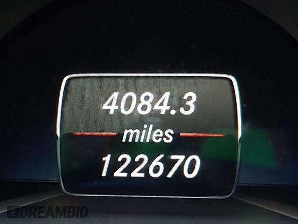 2014 Mercedes-Benz C 250 с VIN WDDGJ4HBXEG289823, выставлен на аукционе IAAI как лот 42344530 с пробегом 122 670 миль миль и . История ставок и продаж доступна на DreamBid. Изображение 15.