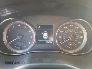 2021 Hyundai Kona SE z VIN KM8K1CAA3MU657559, wystawiony jako Copart lot #55162385 z przebiegiem 77 475 mil mil oraz Nie do naprawy • Non repairable. Historia ofert i sprzedaży dostępna na DreamBid. Obrazek 9.