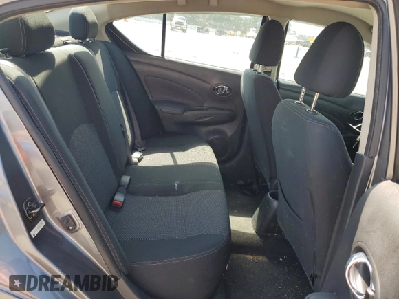 2019 Nissan Versa SV z VIN 3N1CN7AP2KL800634, wystawiony jako Copart lot #49775895 z przebiegiem 115 948 mil mil oraz Czysty tytuł • Clean title. Historia ofert i sprzedaży dostępna na DreamBid. Obrazek 10.