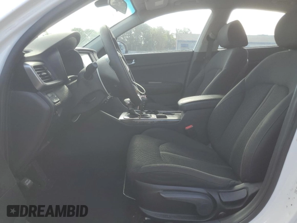2020 Kia Optima LX z VIN 5XXGT4L31LG451444, wystawiony jako Copart lot #58715485 z przebiegiem 121 850 mil mil oraz Czysty tytuł • Clean title. Historia ofert i sprzedaży dostępna na DreamBid. Obrazek 7.