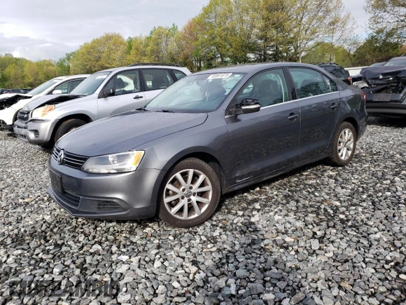 2013 Volkswagen Jetta SE z VIN 3VWDP7AJ4DM361292, wystawiony jako Copart lot #55861875 z przebiegiem 97 771 mil mil oraz Czysty tytuł • Clean title. Historia ofert i sprzedaży dostępna na DreamBid. Obrazek 1.