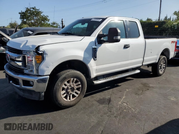 2017 Ford F-250 XLT с VIN 1FT7X2B67HEB41170, выставлен на аукционе Copart как лот 61088685 с пробегом 106 086 миль миль и Списание • Salvage title. История ставок и продаж доступна на DreamBid. Изображение 1.