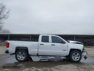 2018 Chevrolet Silverado 1500 Custom with VIN 1GCRCPEC8JZ238766, listed as a IAAI auction lot 41424928 with 62,411 mi miles. Bid and sale history available at carsss.com. Image 14.