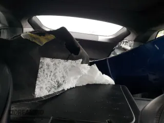 2017 Tesla Model S 100D z VIN 5YJSA1E20HF192300, wystawiony jako Copart lot #52931815 z przebiegiem 93 916 mil mil oraz Szkoda całkowita • Salvage title. Historia ofert i sprzedaży dostępna na DreamBid. Obrazek 10.