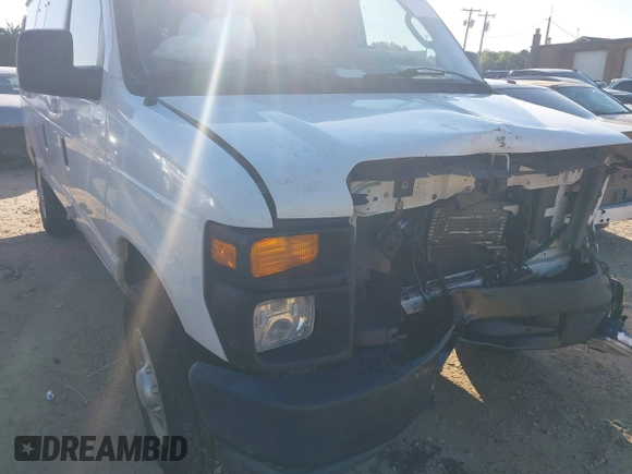 2013 Ford Econoline Cargo Commercial z VIN 1FTNE2EL9DDB37149, wystawiony jako IAAI lot #41971561 z przebiegiem 269 899 mil mil oraz . Historia ofert i sprzedaży dostępna na DreamBid. Obrazek 6.