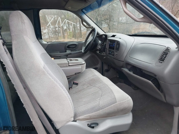 2000 Ford F-150 Work Series with VIN 1FTRX07W7YKA28407, listed as a IAAI auction lot 41551494 with 1 mi miles. Bid and sale history available at carsss.com. Image 5.