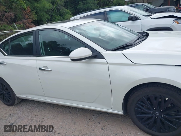 2025 Nissan Altima SV z VIN 1N4BL4DV8SN364434, wystawiony jako IAAI lot #42532928 z przebiegiem 14 521 mil mil oraz . Historia ofert i sprzedaży dostępna na DreamBid. Obrazek 13.