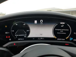 2022 Porsche Taycan 4S z VIN WP0BB2Y15NSA71463, wystawiony jako Copart lot #45126285 z przebiegiem 24 916 mil mil oraz Szkoda całkowita • Salvage title. Historia ofert i sprzedaży dostępna na DreamBid. Obrazek 9.