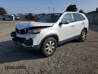 2013 Kia Sorento LX with VIN 5XYKT3A14DG334802, listed as a Copart auction lot 62551155 with 110,915 mi miles and Salvage title. Bid and sale history available at DreamBid. Image 1.