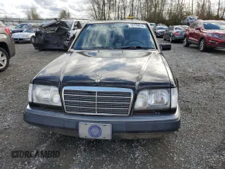 1992 Mercedes-Benz 300 300E with VIN WDBEA30D5NB625320, listed as a Copart auction lot 76770414 with 108,881 mi miles and Clean Title. Bid and sale history available at carsss.com. Image 5.