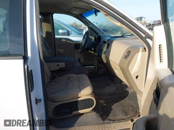 2005 Ford F-150 XL with VIN 1FTPF125X5NB71697, listed as a IAAI auction lot 41755289 with 314,105 mi miles. Bid and sale history available at carsss.com. Image 5.