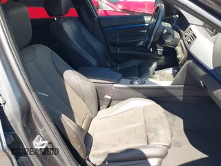 2018 BMW 3 Series с VIN WBA8F1C54JAE92929, выставлен на аукционе IAAI как лот 42236074 с пробегом 87 285 миль миль и . История ставок и продаж доступна на DreamBid. Изображение 5.