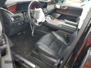 2024 Lincoln Navigator Reserve z VIN 5LMJJ3LG8REL11292, wystawiony jako Copart lot #57487925 z przebiegiem 29 200 mil mil oraz Szkoda całkowita • Salvage title. Historia ofert i sprzedaży dostępna na DreamBid. Obrazek 8.