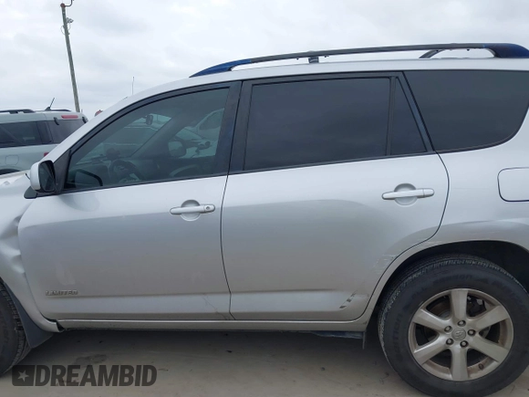 2008 Toyota RAV4 Ltd with VIN JTMZK31V386015551, listed as a IAAI auction lot 41511256 with 188,158 mi miles. Bid and sale history available at carsss.com. Image 15.