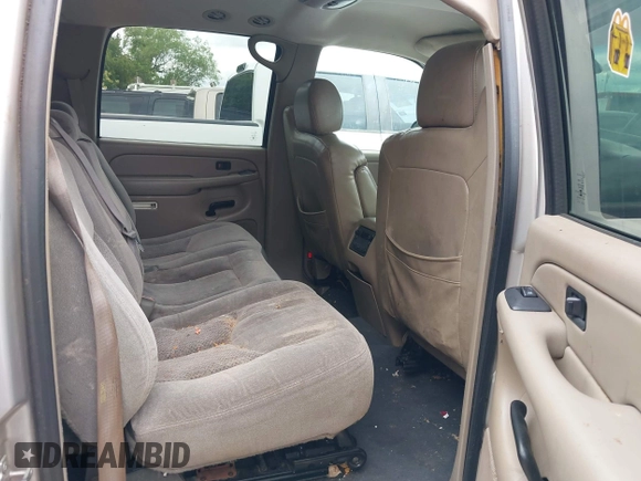 2004 Chevrolet Suburban LT z VIN 1GNEC16Z94J235657, wystawiony jako IAAI lot #42361930 z przebiegiem 210 662 mil mil oraz . Historia ofert i sprzedaży dostępna na DreamBid. Obrazek 8.