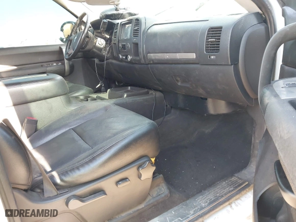 2007 Chevrolet Silverado 1500 LTZ with VIN 2GCEC13JX71515741, listed as a IAAI auction lot 41991842 with 150,596 mi miles. Bid and sale history available at carsss.com. Image 5.