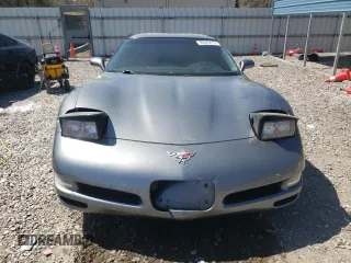 2003 Chevrolet Corvette z VIN 1G1YY22G435126122, wystawiony jako Copart lot #50449415 z przebiegiem 59 605 mil mil oraz Szkoda całkowita • Salvage title. Historia ofert i sprzedaży dostępna na DreamBid. Obrazek 5.