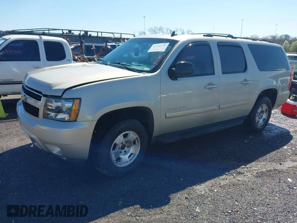 2014 Chevrolet Suburban LT with VIN 1GNSCJE07ER120130, listed as a IAAI auction lot 41792310 with 238,313 mi miles. Bid and sale history available at carsss.com. Image 2.