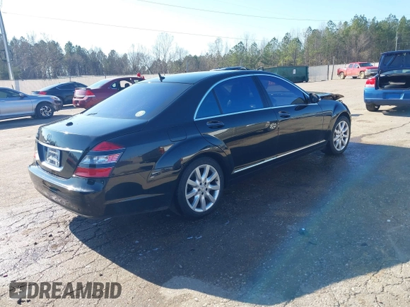 2007 Mercedes-Benz S 550 z VIN WDDNG71X97A055370, wystawiony jako IAAI lot #41163602 z przebiegiem 186 797 mil mil oraz . Historia ofert i sprzedaży dostępna na DreamBid. Obrazek 4.